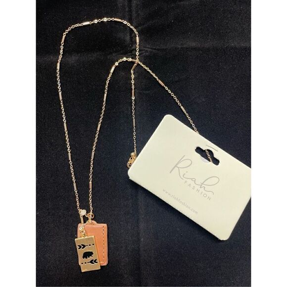 Mother’s Day Riah Fashion Engraved “First My Mom Forever My Friend” Necklace - Picture 7 of 10